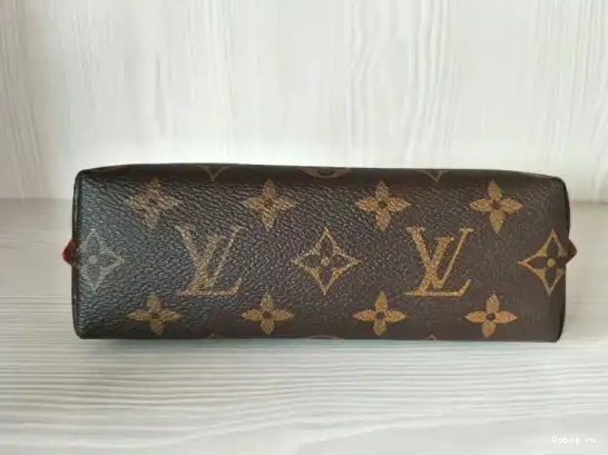 COSMETIC VUITTON LOUIS POUCH 0606